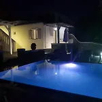 招待所 瓦瑞娜丽小型精品旅馆 2*